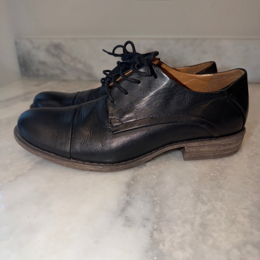 Miz Mooz Letty Black Leather Cap Toe Lace Up Oxford Flats Women 9 IB 1440